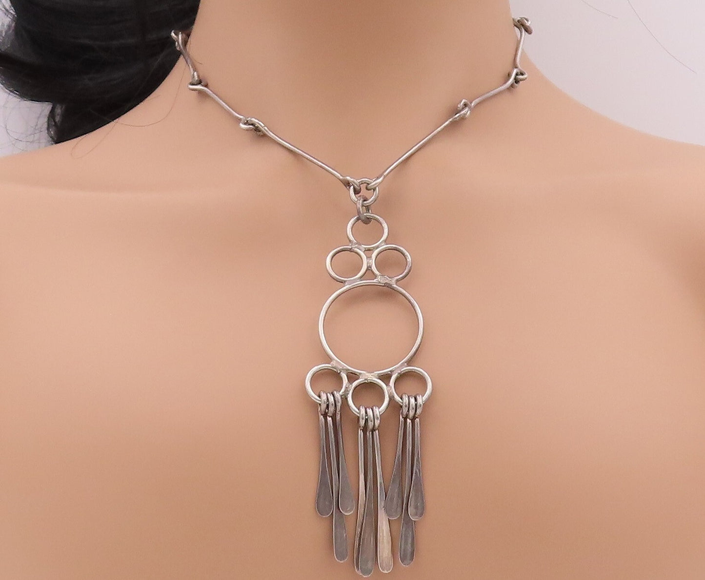 925 Sterling Silver Vintage Necklace Solid Cutout Dangling Trible Design NE4341
