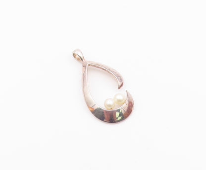 925 Sterling Silver  Vintage Petite Pearls Open Tear Drop Pendant  PT16148