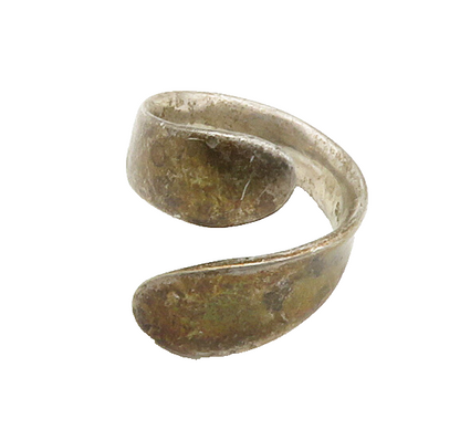 925 Sterling Silver  Vintage Dark Tone Smooth Bypass Band Ring Sz 7  RG19080