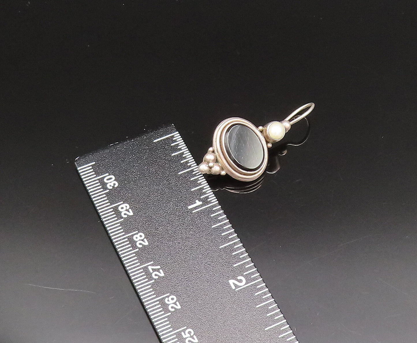 925 Sterling Silver  Vintage Black Onyx & Fresh Water Pearl Earrings  EG11960