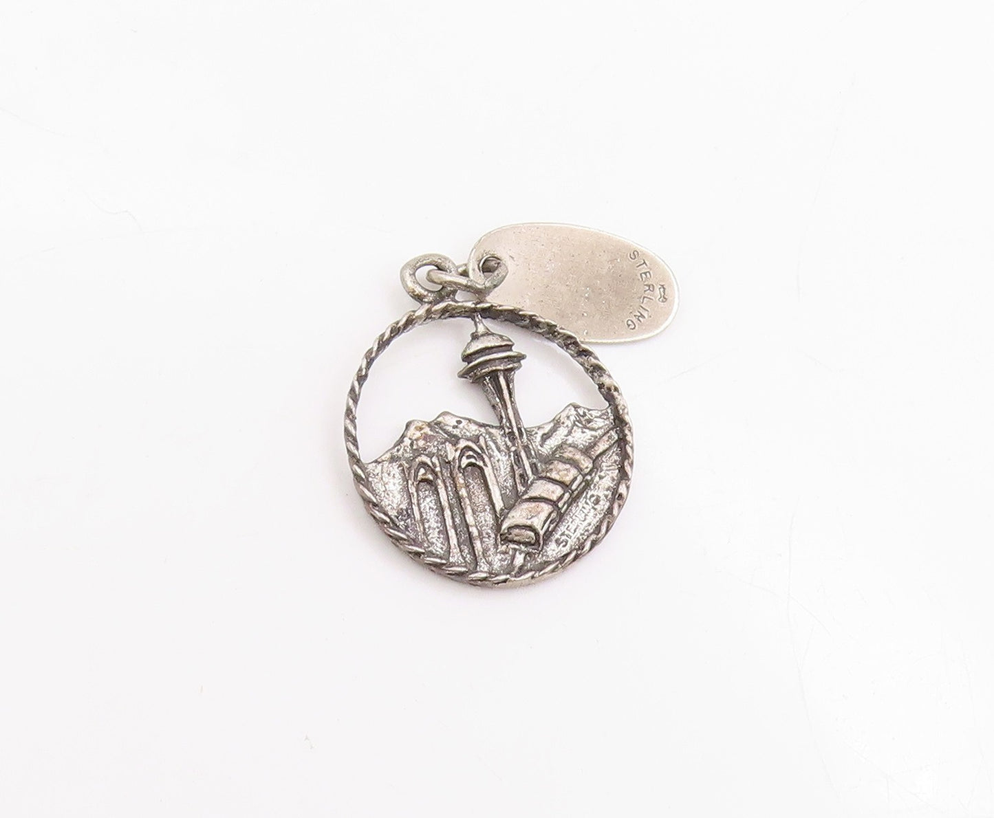 925 Sterling Silver Vintage Pendant Seattle Space Needle Skyline Charm  PT25698