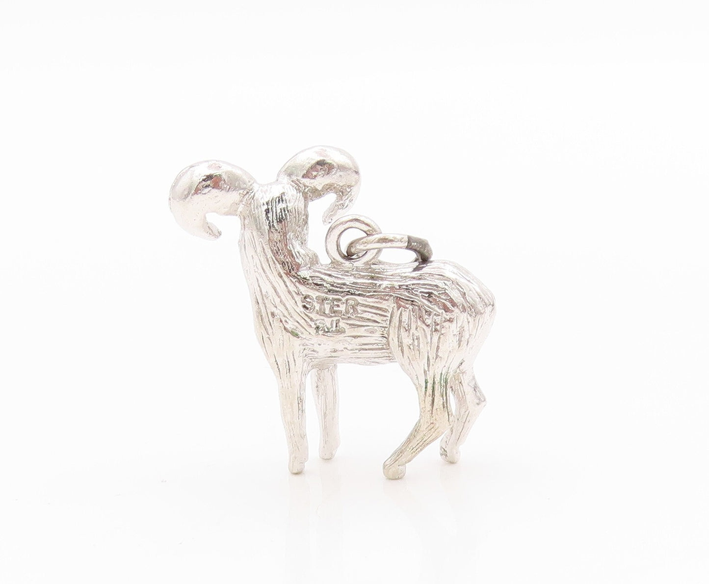 925 Sterling Silver Vintage Pendant 3D Carved Big Horn Sheep Ram Charm  PT23935