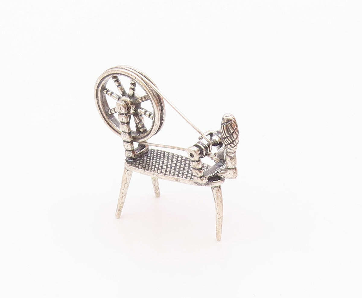 925 Sterling Silver  Vintage Old Fashioned Spinning Wheel Trinket  TR2815