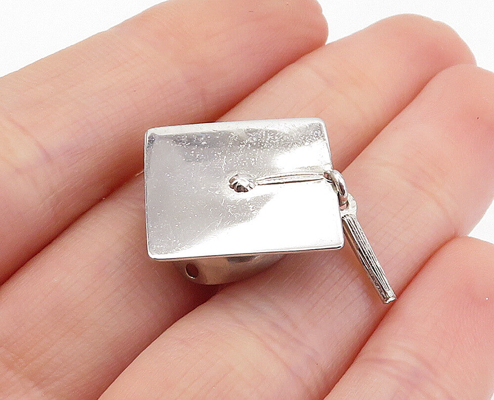 BEAU 925 Sterling Silver  Vintage Shiny Graduation Cap Motif Pendant  PT4022