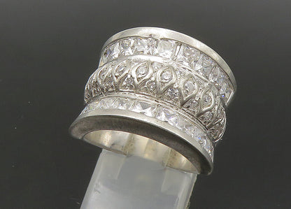 925 Sterling Silver  Vintage Sparkling Cubic Zirconia Band Ring Sz 7  RG22199