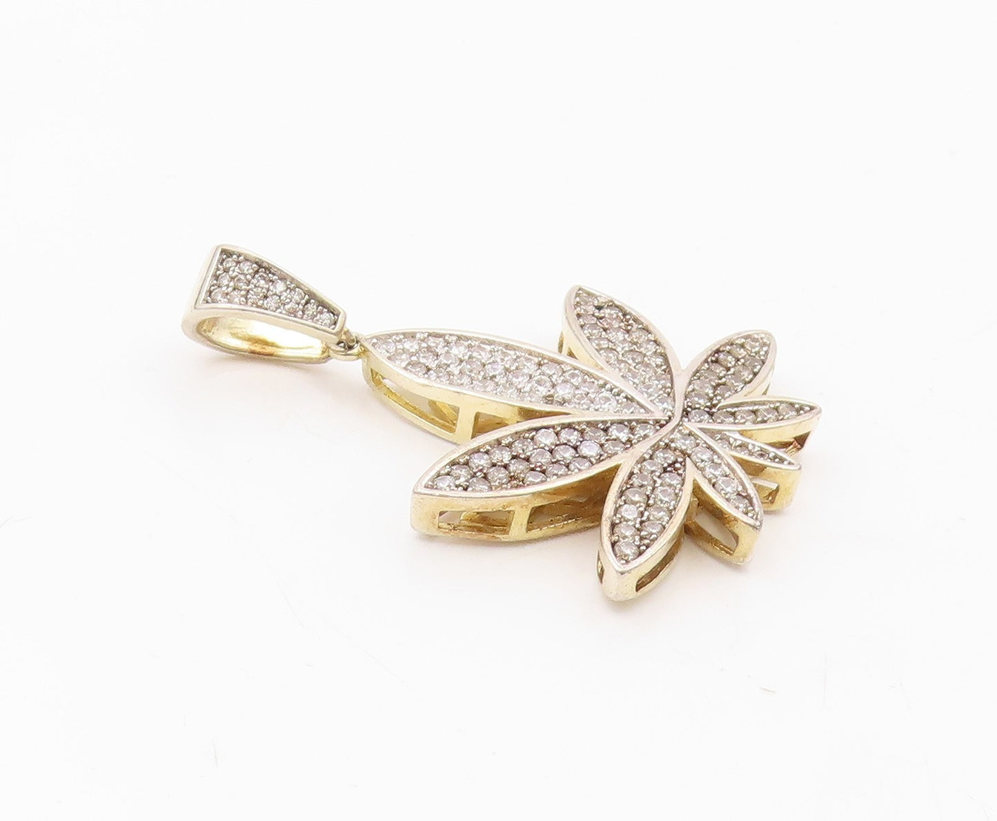 925 Sterling Silver  Sparkling Cubic Zirconia Encrusted Floral Pendant PT12548