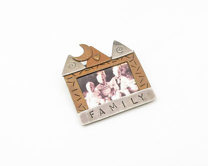 FAR FETCHED 925 Silver  Vintage Family Portrait Frame Brooch Pin  BP6948