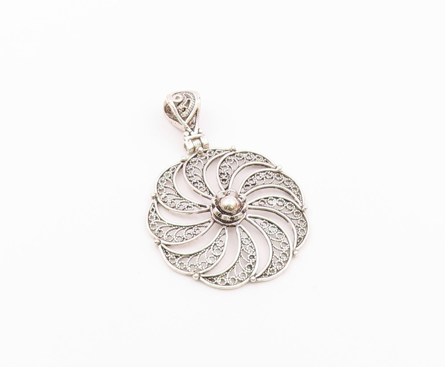 925 Sterling Silver  Vintage Shiny Swirl Floral Motif Round Pendant  PT16577