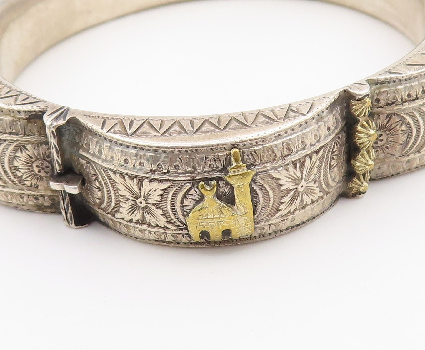 925 Sterling Silver Vintage Bracelet Etched Camel Motif Scalloped Bangle BT12154