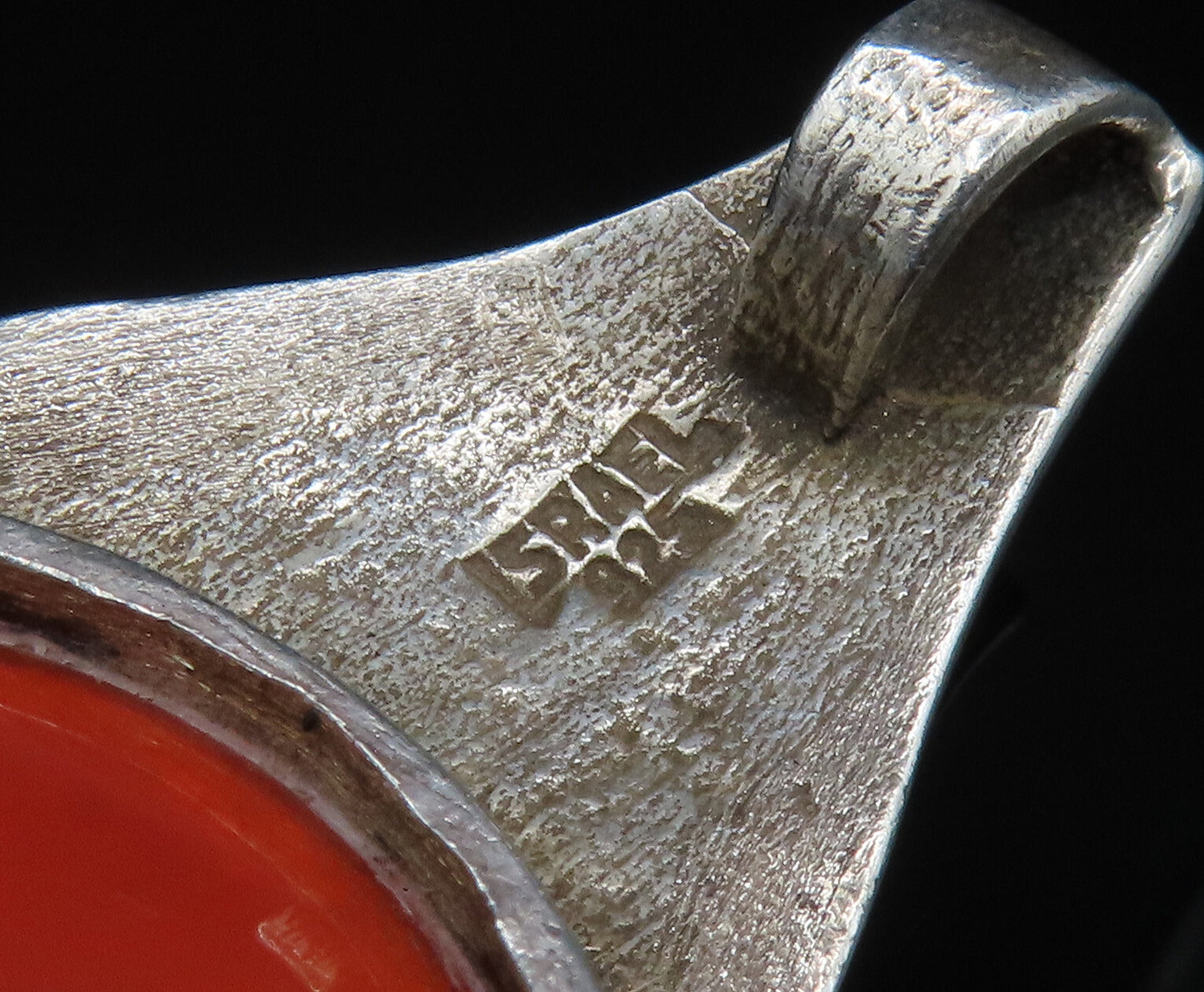 ISRAEL 925 Silver   Vintage Inlaid Carnelian Smooth Leaf Drop Pendant  PT20582