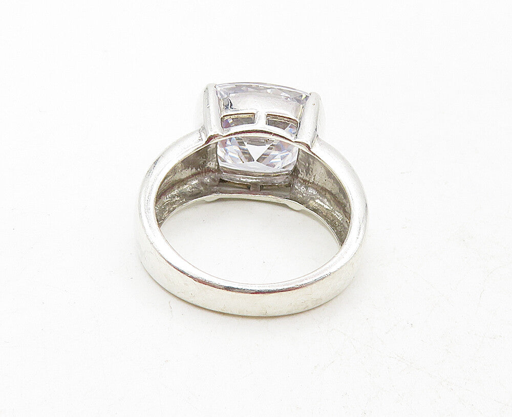 925 Sterling Silver  Sparkling Cubic Zirconia Cocktail Ring Sz 8.5  RG9355