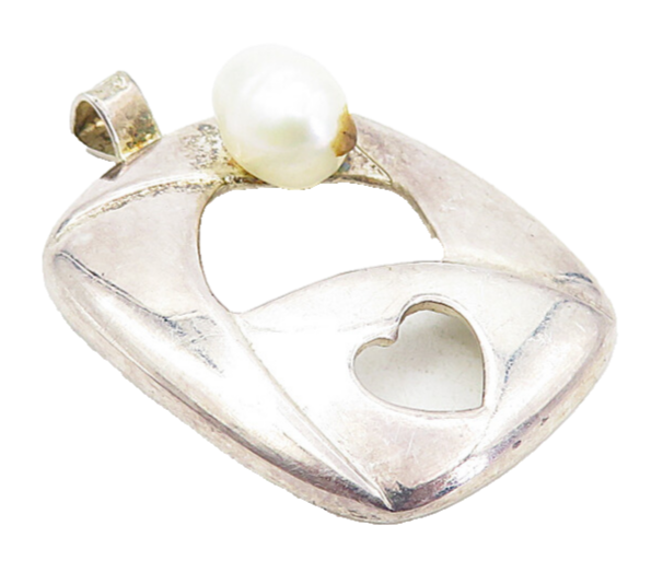 925 Sterling Silver  Vintage Petite Pearl Love Heart Cutout Pendant  PT6323