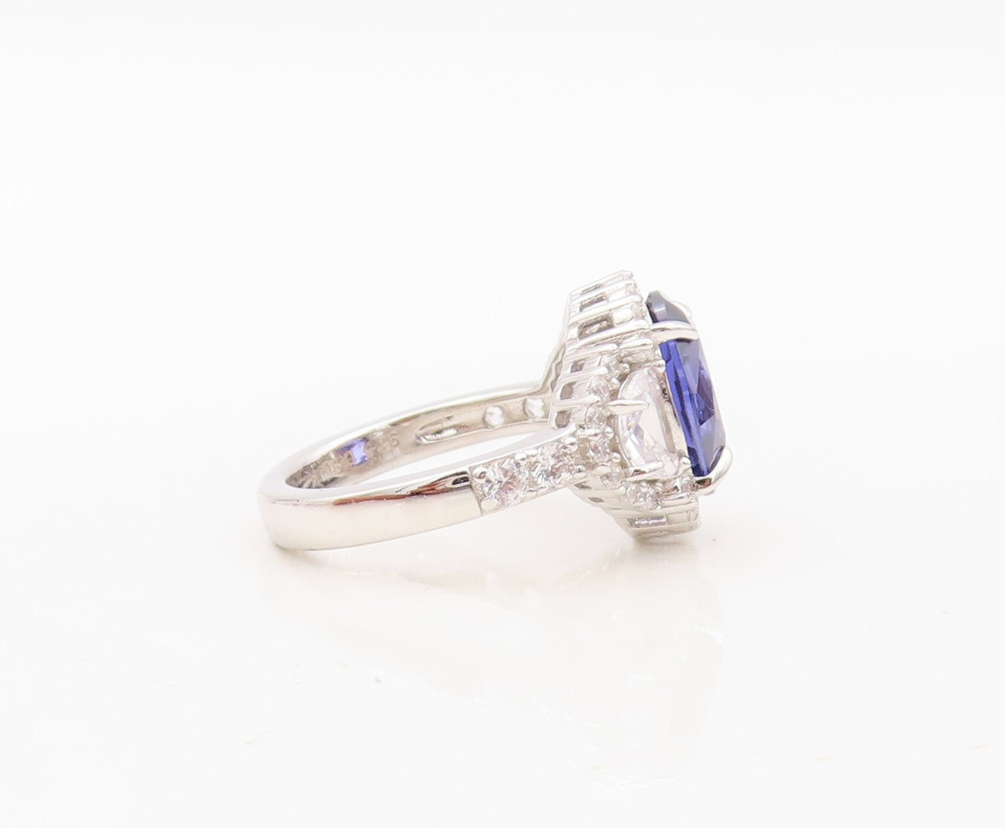 925 Sterling Silver Vintage Ring Oval Cut Sapphire Halo CZ Inlay  Sz 7  RG30510
