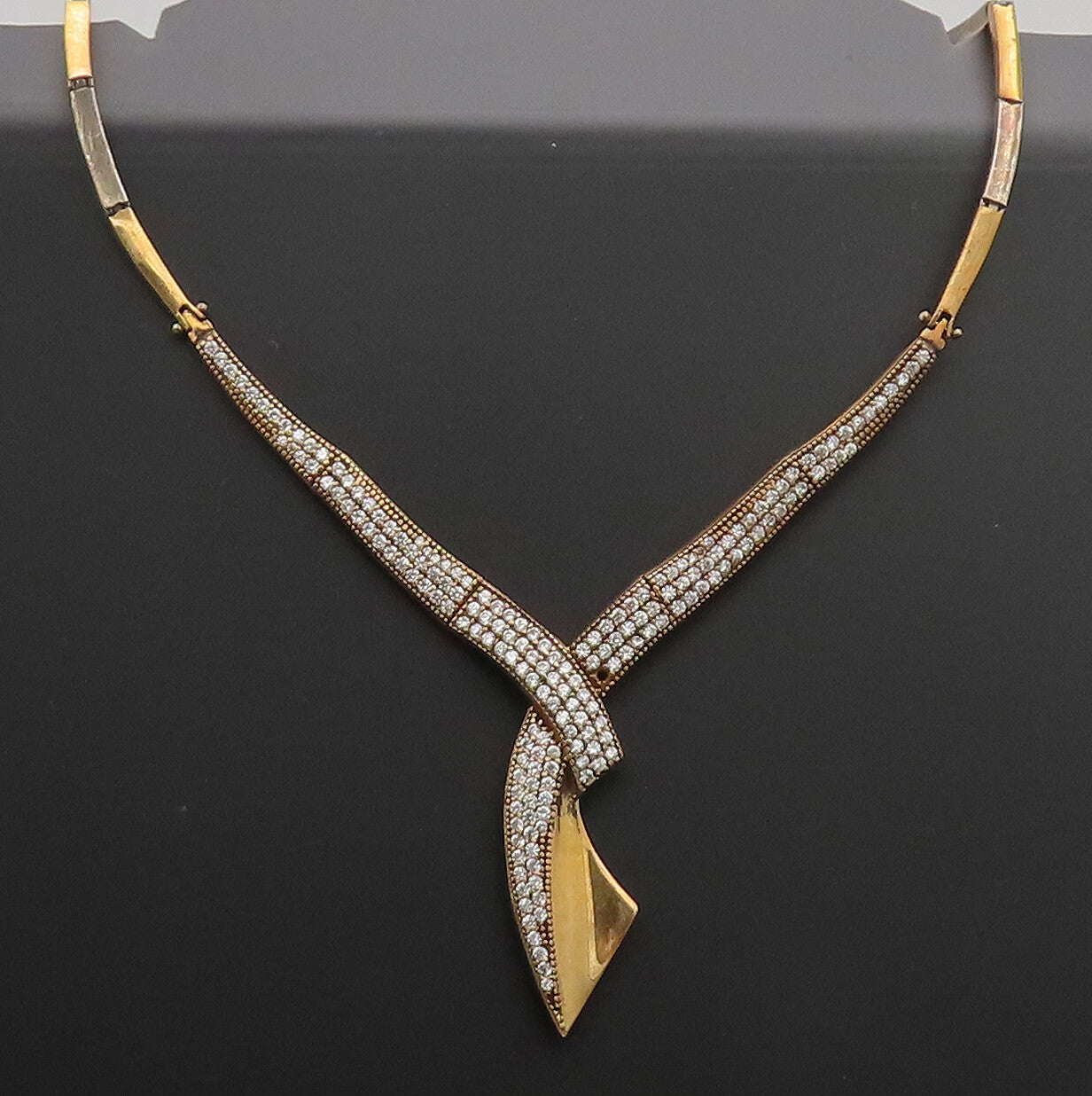 925 Sterling Silver  Vintage Gold Plated Carved Designer CZ Necklace  NE4095