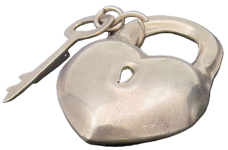 925 Sterling Silver  Vintage Puffed Heart Shaped Lock & Key Pendant  PT21982