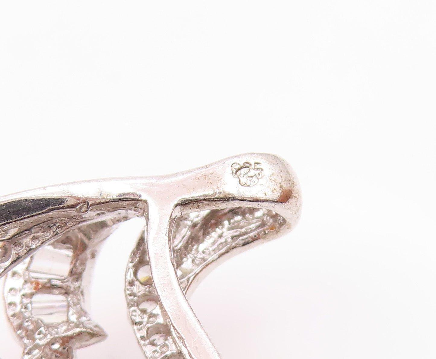 925 Sterling Silver  Vintage Sparkling Cubic Zirconia Swirl Pendant  PT17984
