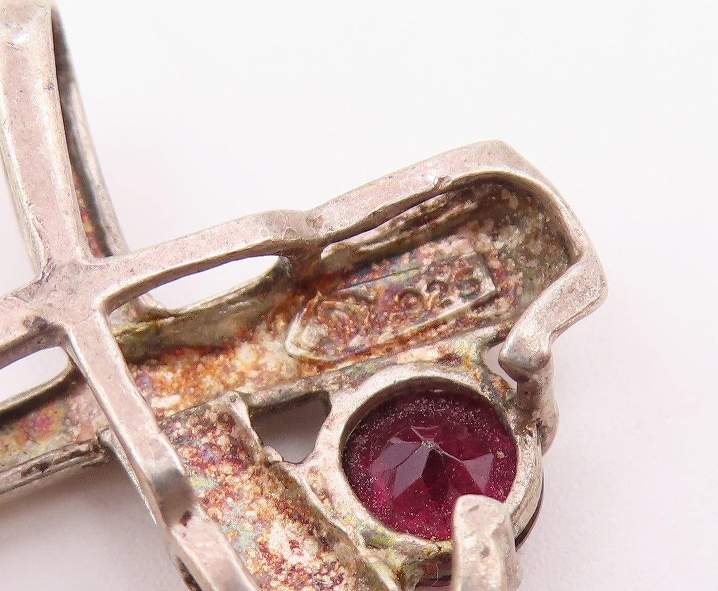 925 Sterling Silver  Vintage Prong Set Garnet Crossed Slide Pendant  PT17629