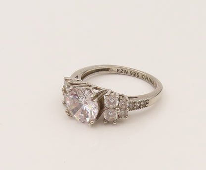 925 Silver  Vintage Beautiful Prong Set Cubic Zirconia Ring Sz 7  RG26381