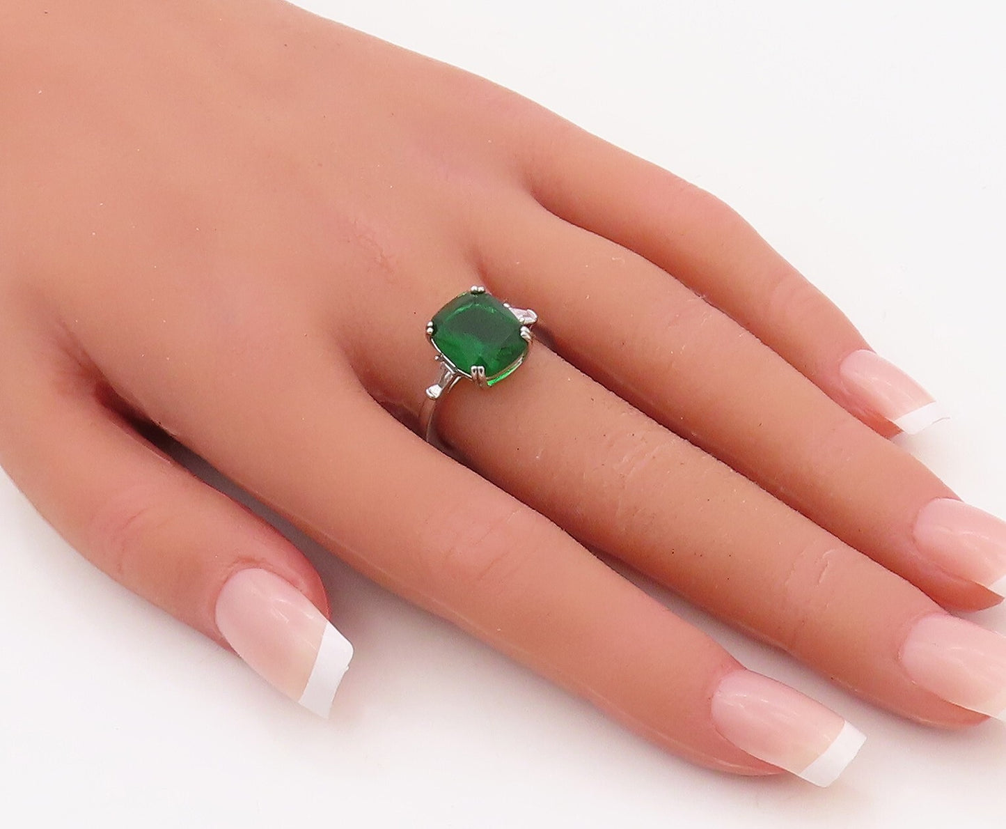 925 Sterling Silver Vintage Ring Rectangle Cut Green & White CZ  Sz 7 RG30516