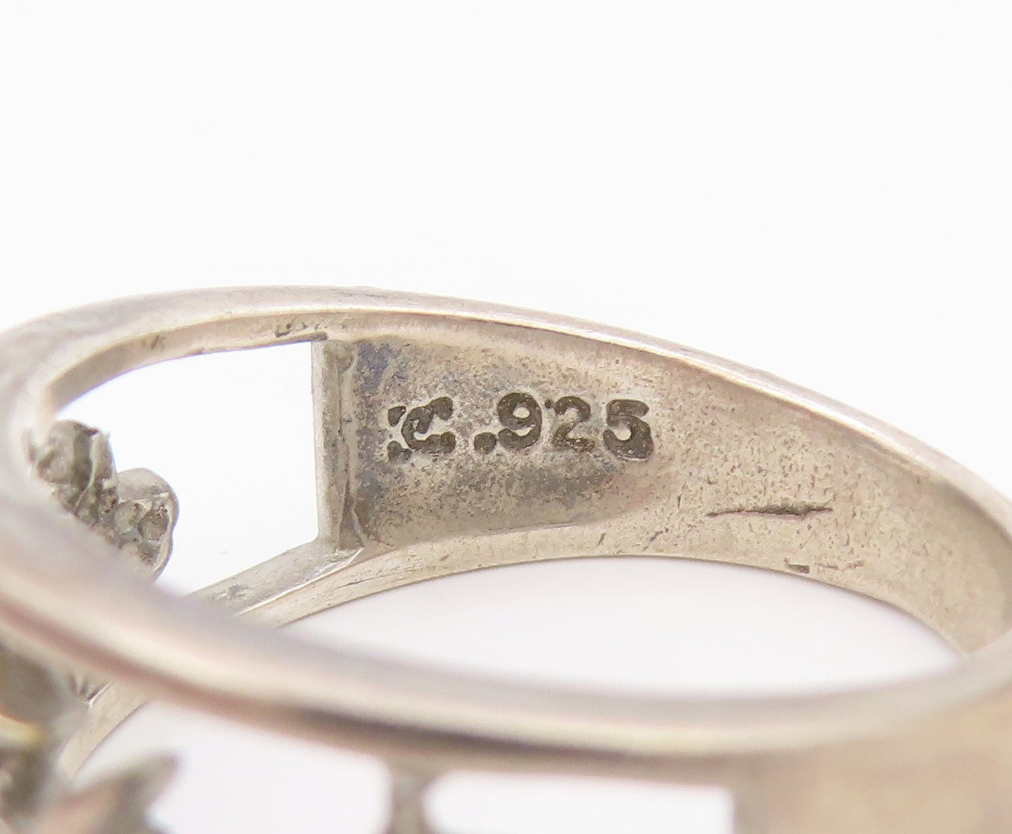 925 Sterling Silver Vintage Ring Cutout Diving Dolphins  Sz 8  RG33259