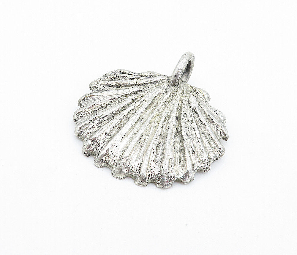 925 Sterling Silver  Vintage Clam Shell Scalloped Design Pendant  PT4235