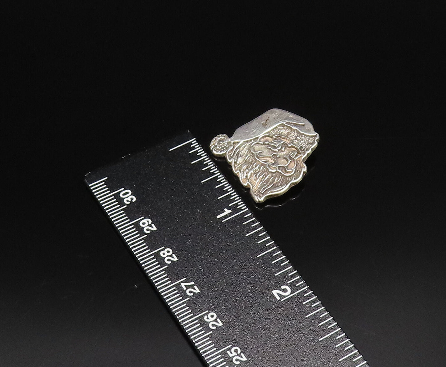 925 Sterling Silver  Vintage Modernist Carved Santa Claus Head Pendant PT21881