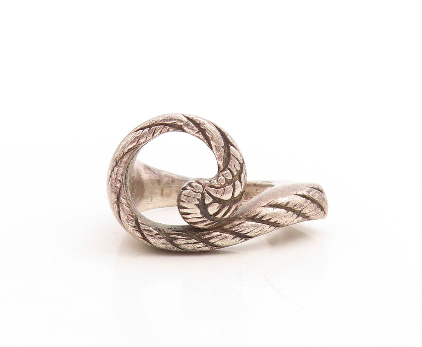 925 Sterling Silver Vintage Ring Dark Tone Etched Swirled Tail  Sz 5.5  RG31497