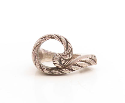 925 Sterling Silver Vintage Ring Dark Tone Etched Swirled Tail  Sz 5.5  RG31497