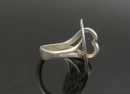 925 Sterling Silver  Vintage Shiny Cutout Detail Heart Band Ring Sz 7  RG23550