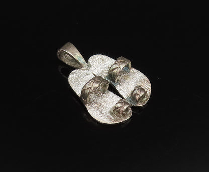 925 Sterling Silver  Vintage Pair Of Toe Loop Sandals Drop Pendant  PT21583