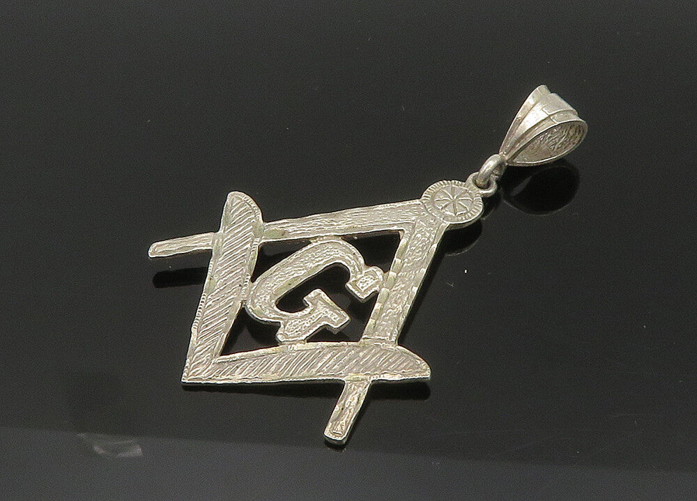 925 Sterling Silver  Vintage Diamond Cut Detail Freemason Pendant  PT16586