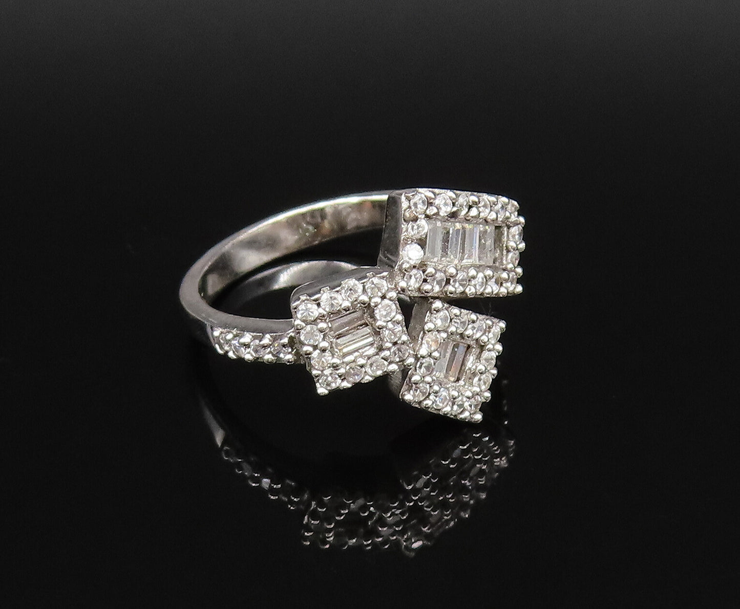 925 Silver  Vintage Beautiful Multi Stone White Topaz Ring Sz 7  RG25793