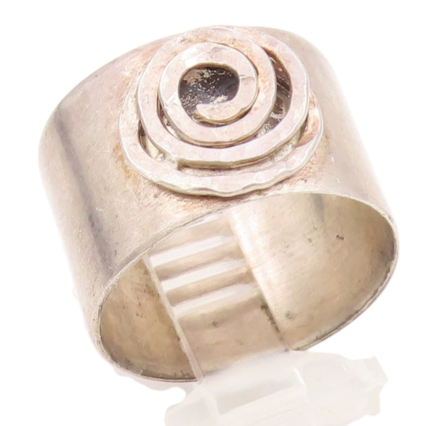 925 Sterling Silver Vintage Ring Hammered Spiral Motif Wide Band Sz 7.5 RG35319