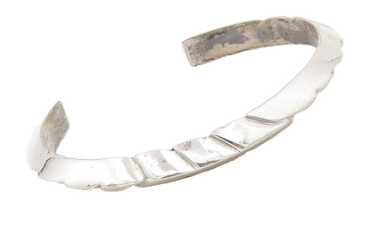 925 Sterling Silver Vintage Southwestern Solid Carved Bangle Bracelet BT10153