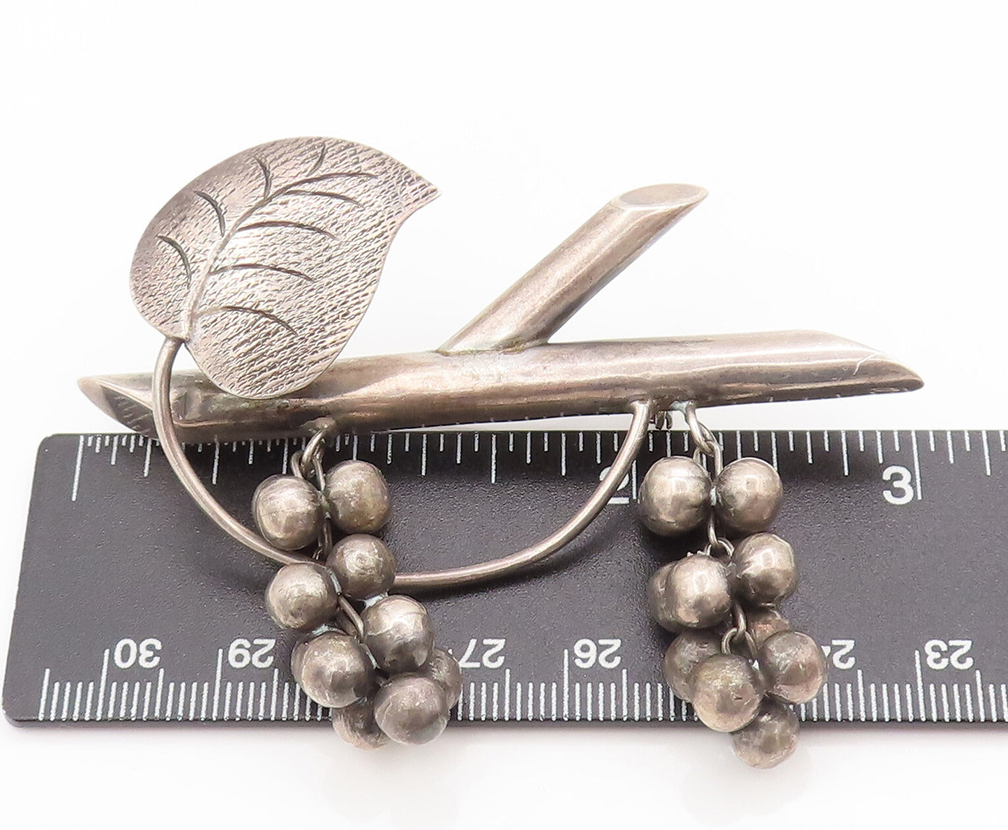 TAXCO 925 Sterling Silver  Vintage Dangling Grapes Creeper Brooch Pin BP10411