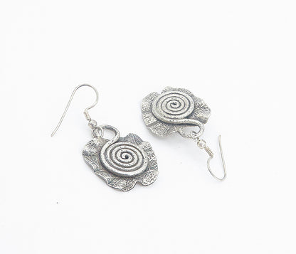 925 Sterling Silver  Vintage Sculpted Spiral Detail Dangle Earrings  EG2959