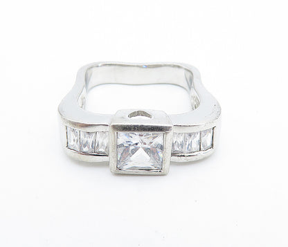 925 Sterling Silver Cubic Zirconia Solitaire With Accents Ring Sz 6 RG6769