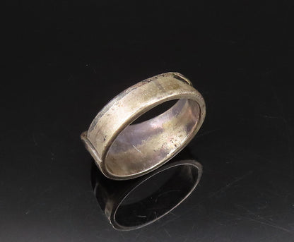 SOUTHWESTERN 925 Silver Vintage Carved Wavy Detail Band Ring Sz 8 RG26070