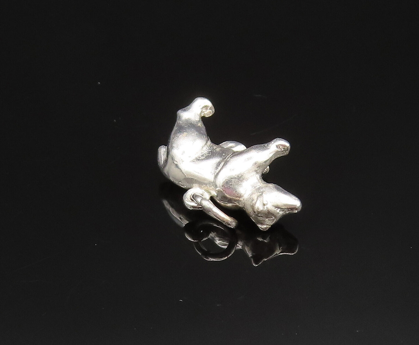925 Sterling Silver  Vintage Sculpted Polar Bear Charm Pendant  PT20959