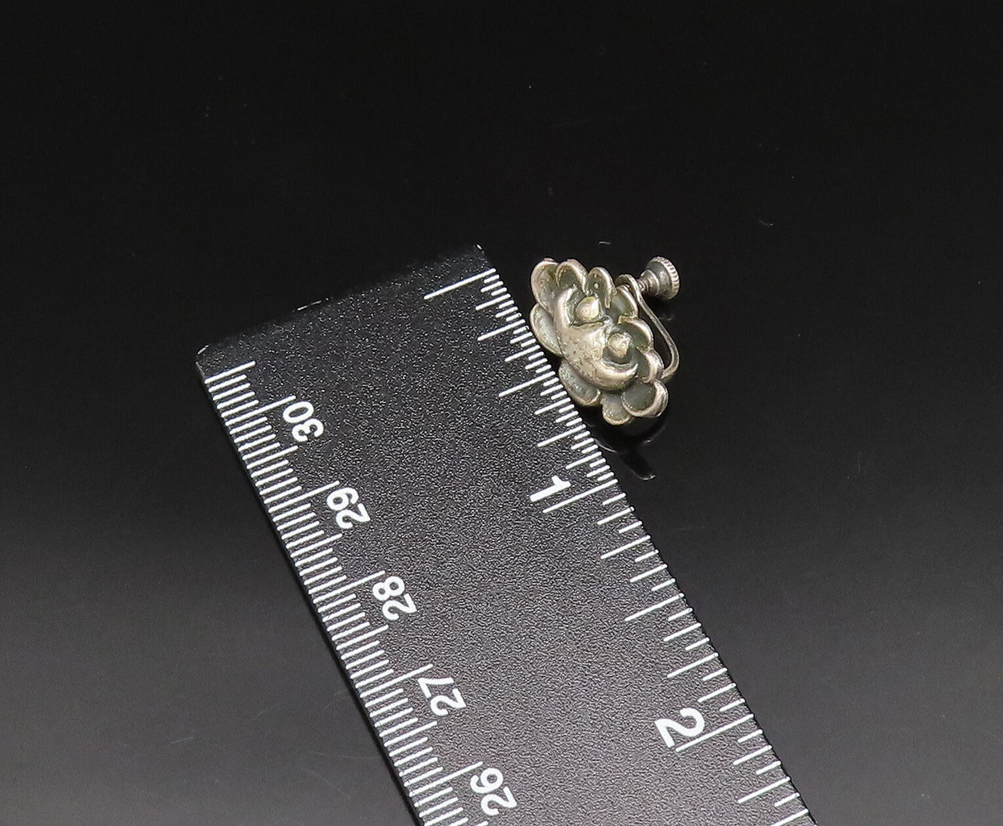 925 Sterling Silver  Vintage Flower Motif Screw Back Earrings  EG11702