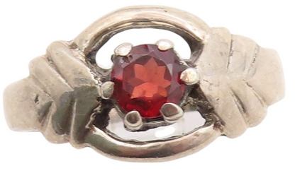 925 Sterling Silver Vintage Ring Round Garnet Cutout Ring & Arrow  Sz 8  RG32748