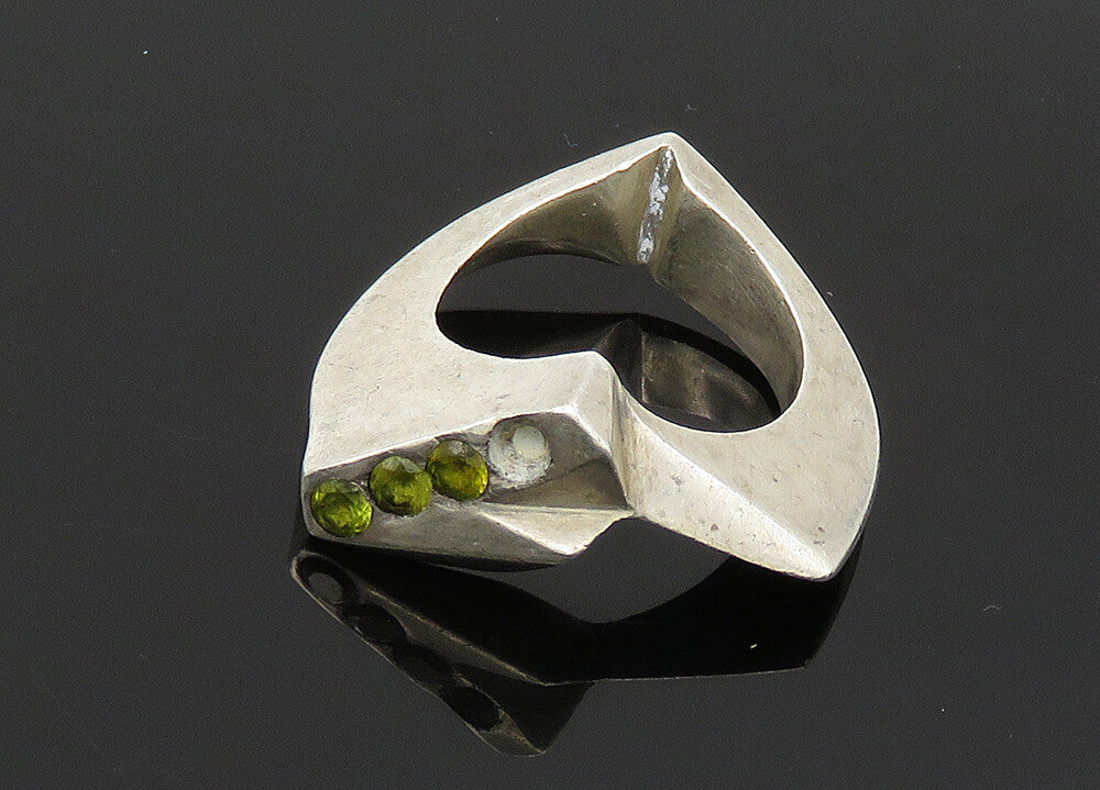 925 Sterling Silver  Vintage Peridot Modernist Shiny Band Ring Sz 7  RG20692