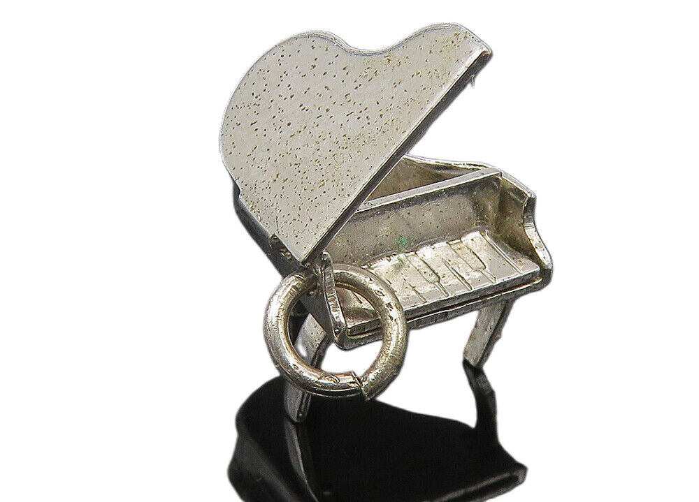 925 Sterling Silver  Vintage Shiny Petite Grand Piano Pendant (OPENS)  PT8439