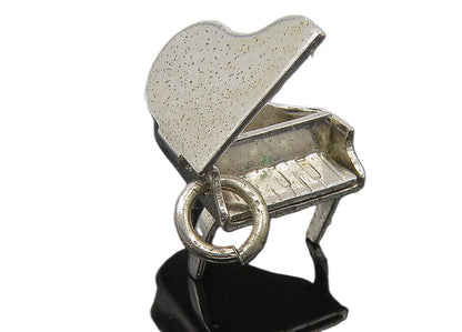 925 Sterling Silver  Vintage Shiny Petite Grand Piano Pendant (OPENS)  PT8439