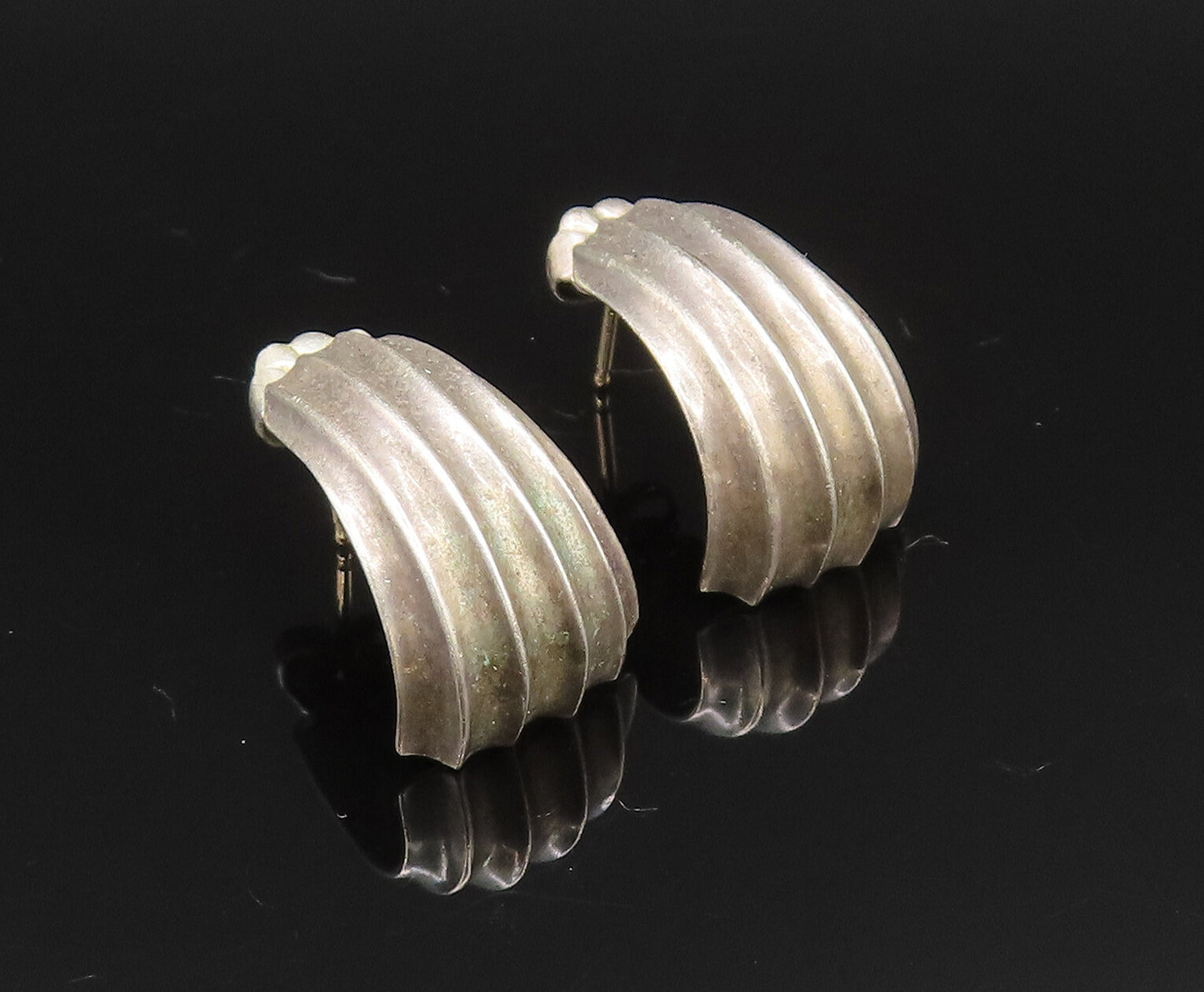 14K GOLD & 925 Silver  Vintage Minimalist Ribbed Curved Earrings  EG11836
