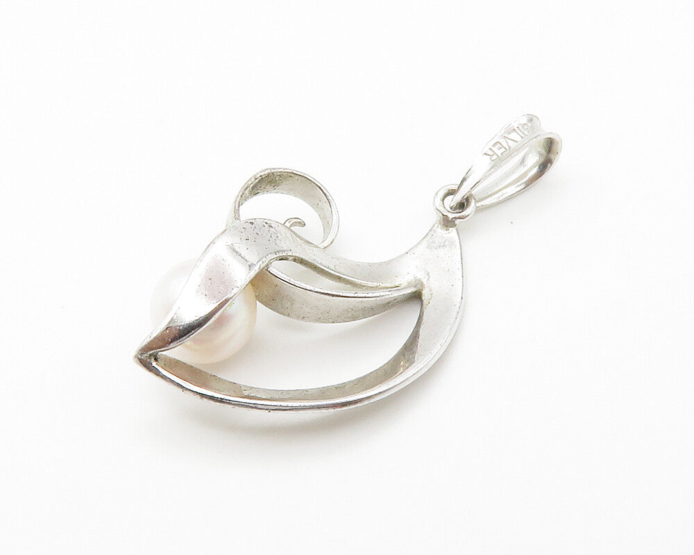 925 Sterling Silver  Vintage Petite Freshwater Pearl Swirl Pendant  PT11331