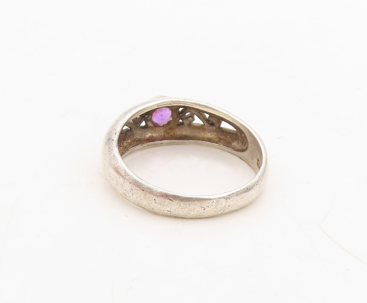 925 Sterling Silver Vintage Ring Swirly Cutout Round Cut Amethyst Sz 7.5 RG31672