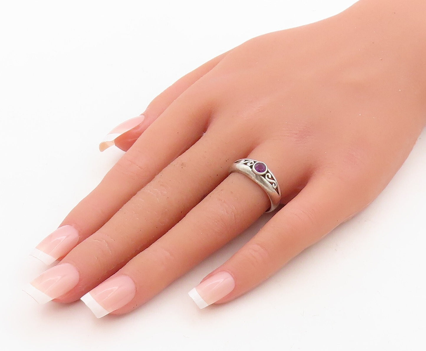 925 Sterling Silver Vintage Ring Swirly Cutout Round Cut Amethyst Sz 7.5 RG31672