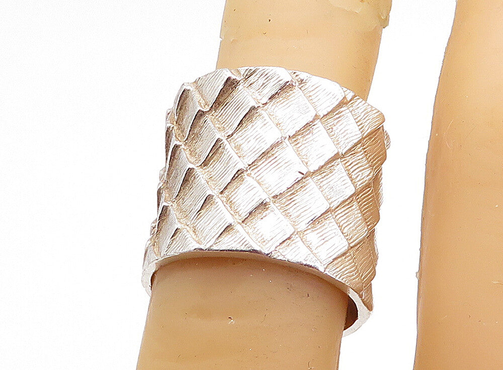 925 Sterling Silver  Vintage Shiny Fish Scale Design Band Ring Sz 7  RG5239