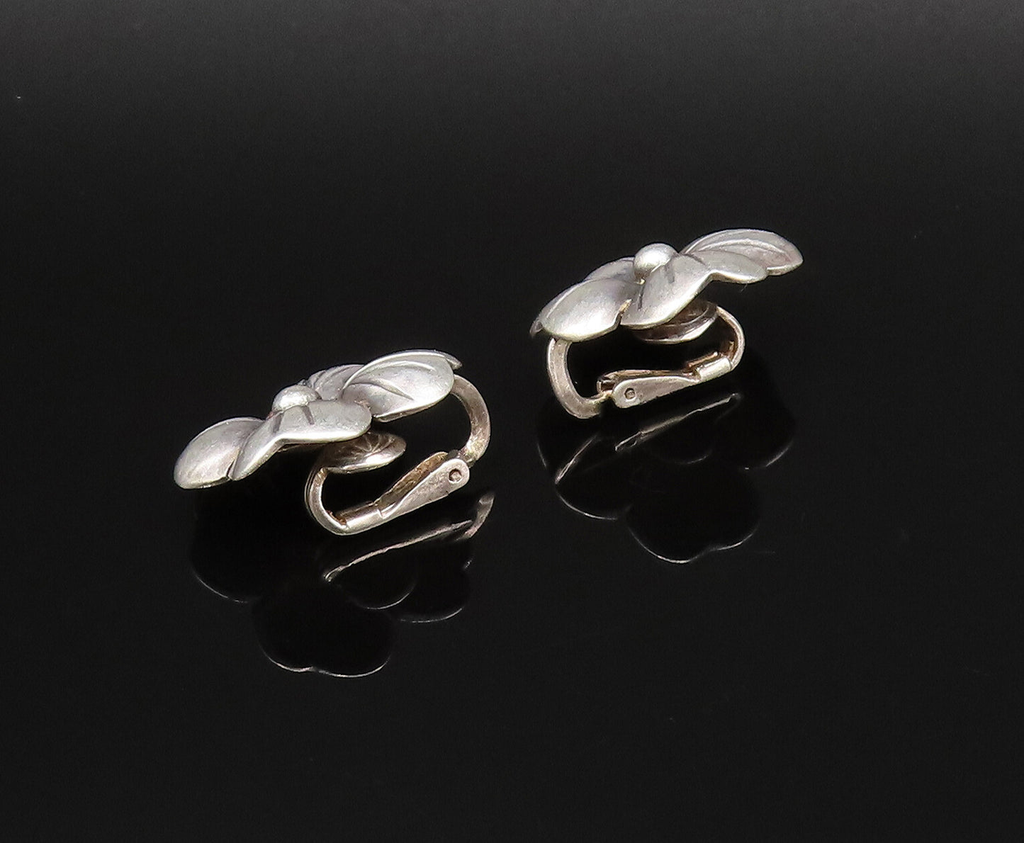 925 Silver  Vintage Etched Four Pedal Flower Non Pierced Earrings  EG12107